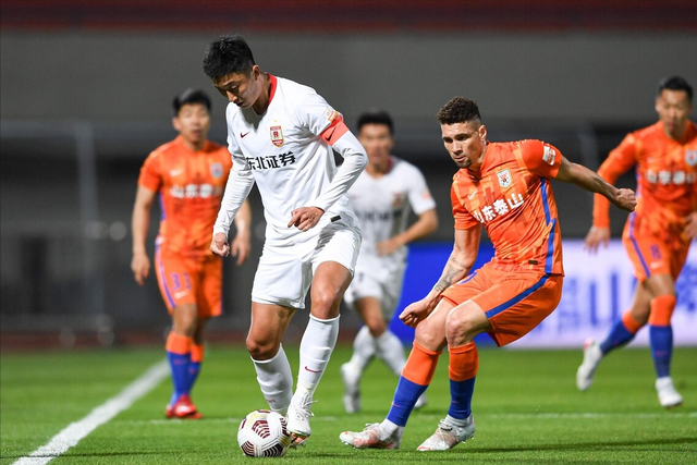 包含法兰克福转会期强势反弹,志在亚冠名次提升,话题不断,阵容厚度经受考验的词条 包含法兰克福转会期强势反弹,志在亚冠名次提升,话题不断,阵容厚度经受考验的词条