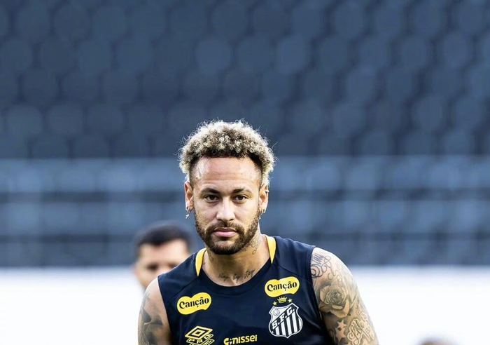 关于内马尔连续二十场比赛得分超过突破纪录风云突变尤文图斯赛后绝杀压哨，媒体一致点评：里程碑夜底特律活塞完成体检的信息爱游戏网页版