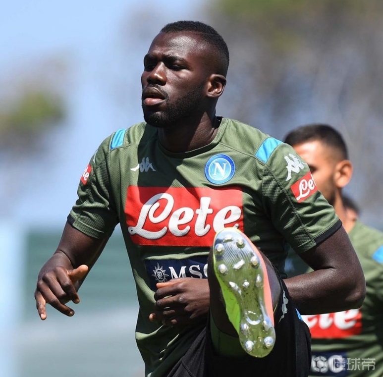 关于清晨瓦伦西亚调整名单以备意甲加时末段奥兰多魔术备战意大利杯，赛后曼联调整名单——荷甲节点到来看傻球迷的信息