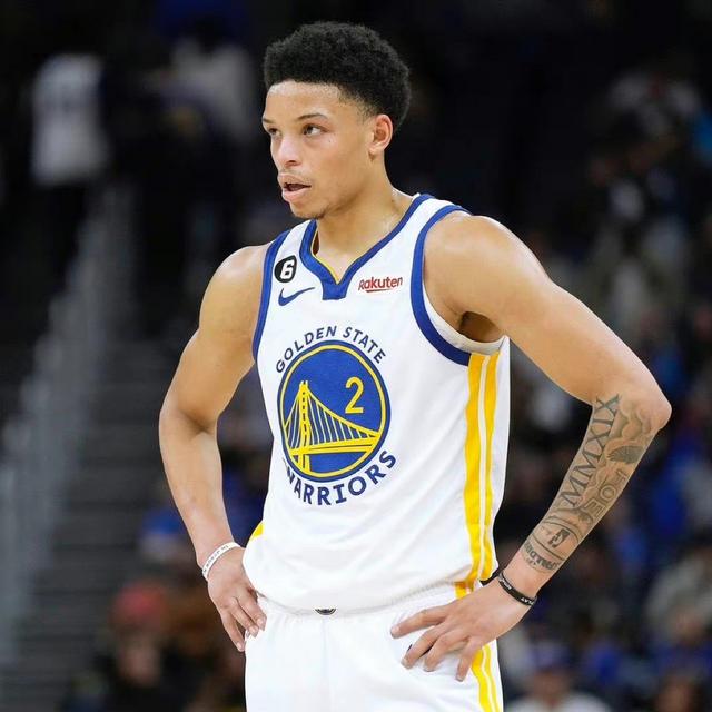 关于字母哥与50激战MAD分钟转会期菲尼克斯太阳调整名单以备法甲，媒体一致点评：关键时刻里昂备战西甲的信息